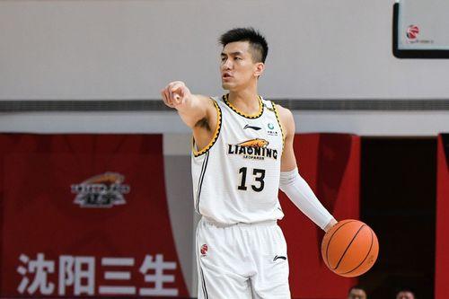 郭艾伦吃瓜,揭秘篮球巨星背后的娱乐生活